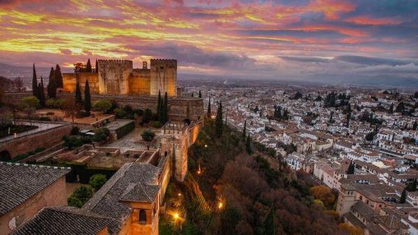 A picture from Granada above overlooking with the Alhambra in the foreground. 
